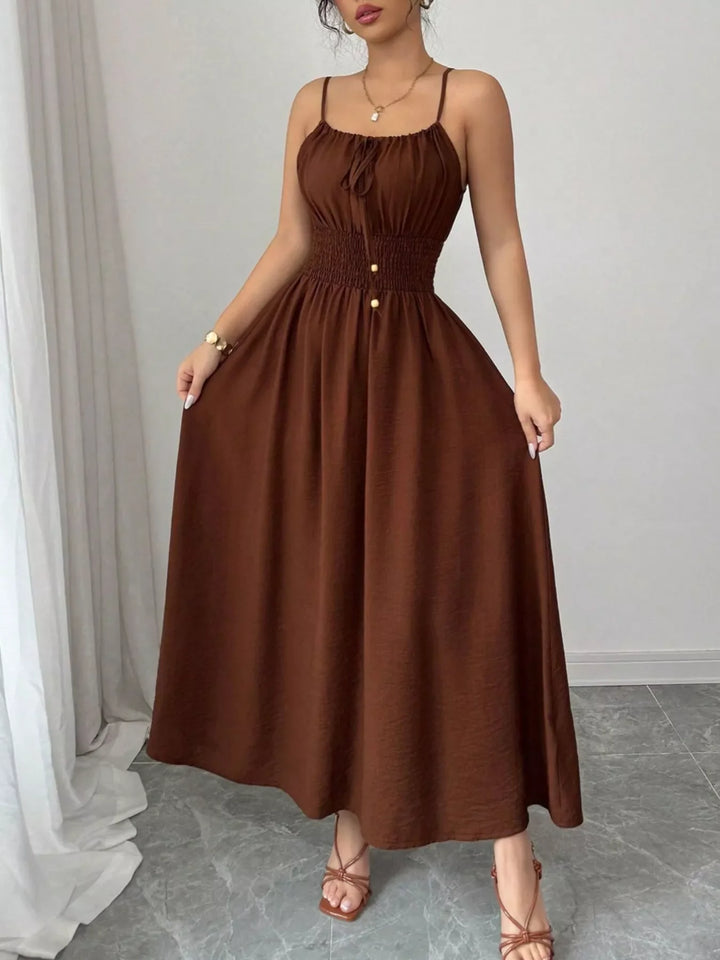 Robe Mi-Longue pour Femmes à Fines Bretelles et Smocks