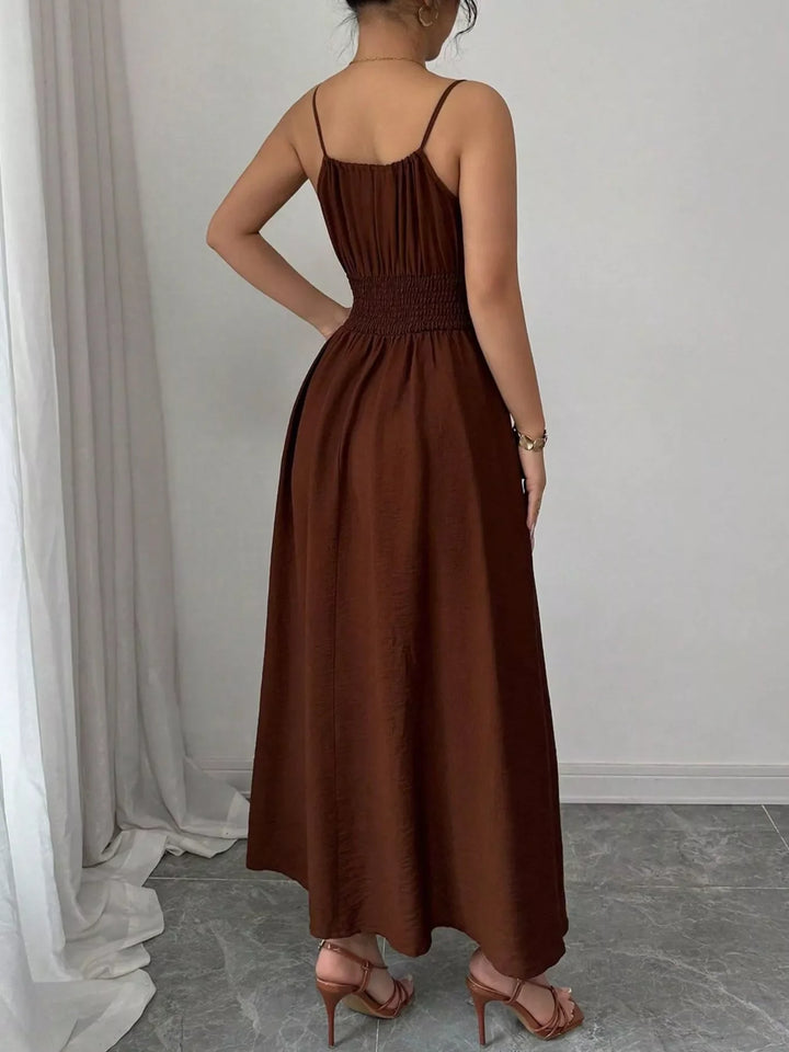 Robe Mi-Longue pour Femmes à Fines Bretelles et Smocks